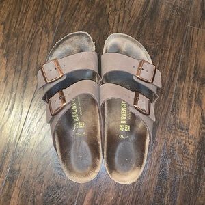 Leather Arizona Birkenstock in Mocha